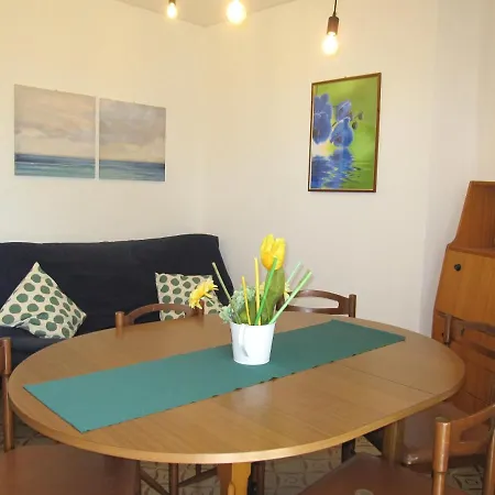 アパート Vistamare グラード